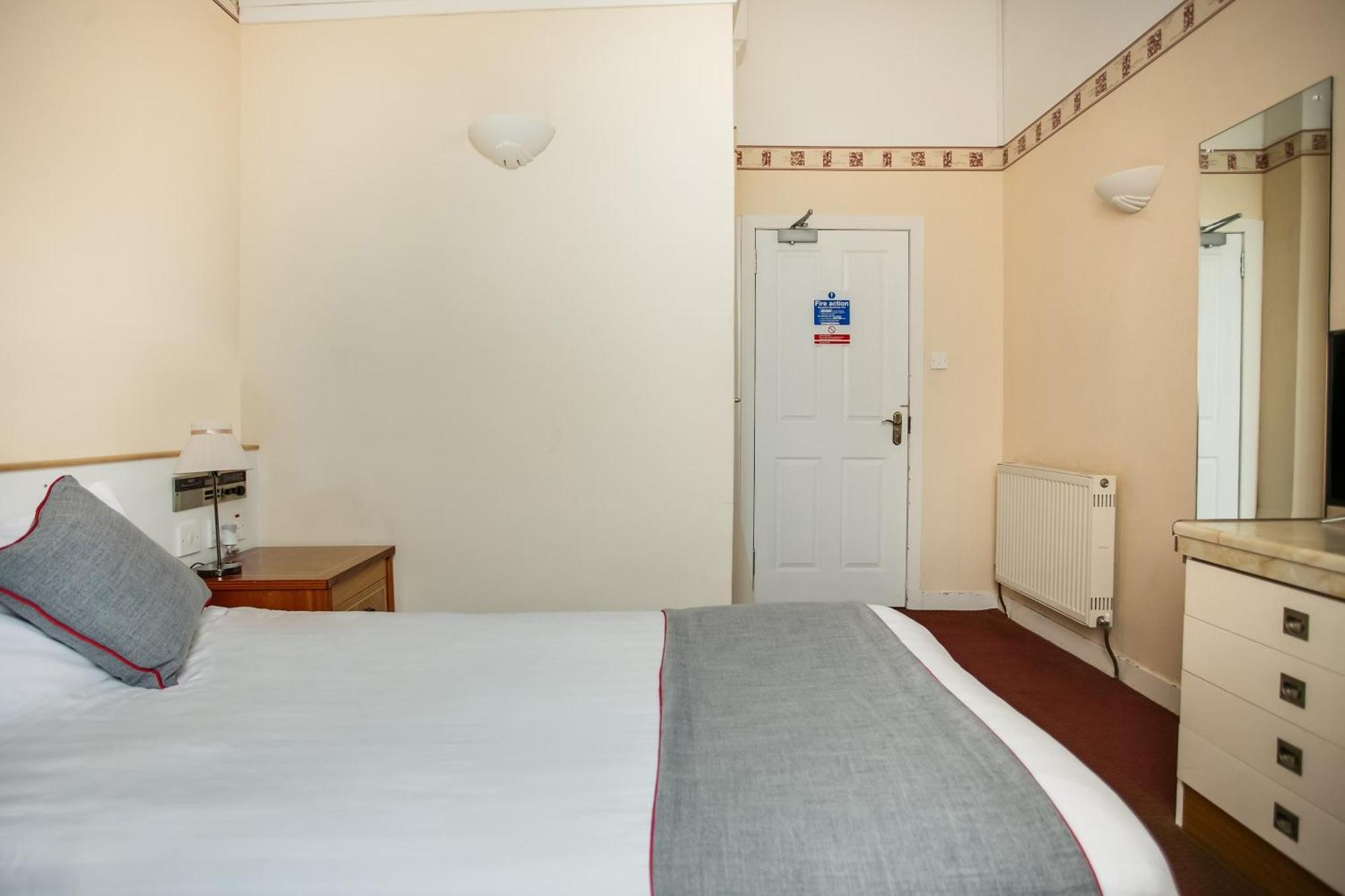 Oyo Glenpark Hotel, Ayr Central Exteriör bild